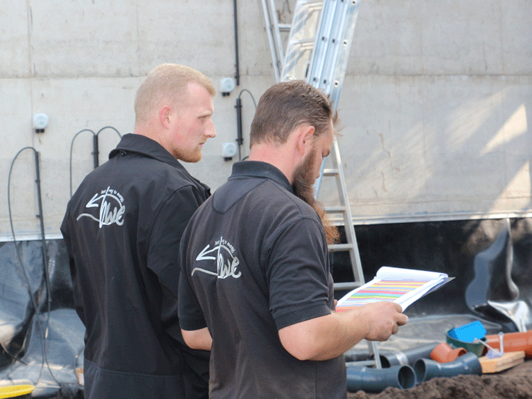 Zwei Servicetechniker